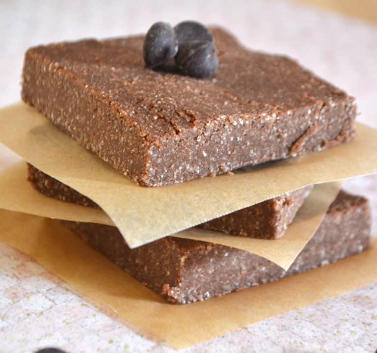 Low Carb Chocolate Peanut Butter Protein Bars | Diabetic Friendly ...